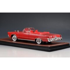 1:43 Масштабная модель CHRYSLER Imperial Crown Convertible (открытый) 1964 Red