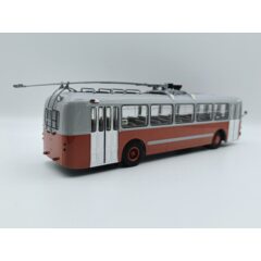1:43 Масштабная модель Троллейбус ЗиУ-5 звезда