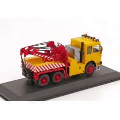 1:43 Масштабная модель эвакуатор MAN F8 26.281 1982 Yellow/Red