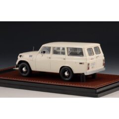 1:43 Масштабная модель TOYOTA LAND CRUISER FJ55 4х4 1979 White