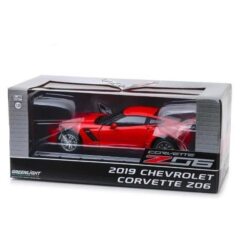 1:24 Масштабная модель CHEVROLET Corvette Z06 Coupe 2019 Torch Red