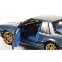 1:18 Масштабная модель FORD Mustang 5.0 LX 1989 Medium Shadow Blue