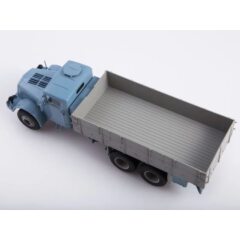 1:43 Масштабная модель Tatra 111R бортовой