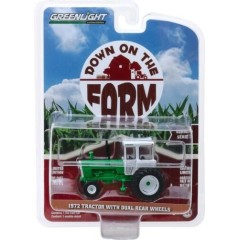 1:64 Масштабная модель Трактор OLIVER 2270 with Dual Rear Wheels 1972 White/Green