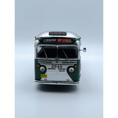 1:43 Масштабная модель Автобус GM TDH 3610 New York City Omnibus Corp green silver