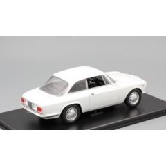 1:24 Масштабная модель ALFA ROMEO Giulia GT 1300 Junior (1966), white