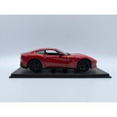 1:24 Масштабная модель FERRARI F12 Berlinetta 2012 Red