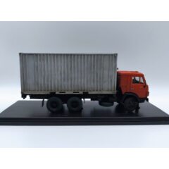 1:43 Масштабная модель КАМАЗ-53212 Контейнер (со следами эксплуатации)