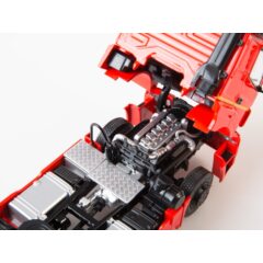 1:43 Масштабная модель КАМАЗ-5490 седельный тягач (красный)