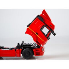 1:43 Масштабная модель КАМАЗ-5490 седельный тягач (красный)