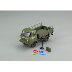 1:43 Масштабная модель Ульяновский 450Д «Военная Автоинспекция» МО СССР 1962 г. с аксессуарами в кузове