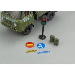 1:43 Масштабная модель Ульяновский 450Д «Военная Автоинспекция» МО СССР 1962 г. с аксессуарами в кузове