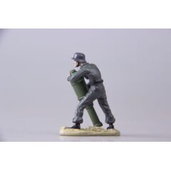 1:32 Фигурка Метатель, 1942