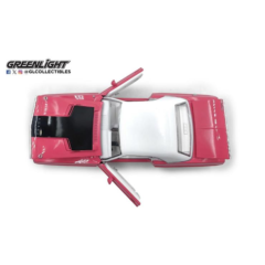 1:18 Масштабная модель DODGE Challenger R/T Hardtop 440 Six Pack 1970 Panther Pink/Black/White