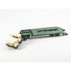 1:43 Масштабная модель КРАЗ-258Б1 с полуприцепом ЧМЗАП-5523