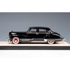 1:43 Масштабная модель CADILLAC Sixty Special 1942 Black