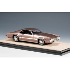 1:43 Масштабная модель OLDSMOBILE Tornado GT 1970 Regency Rose