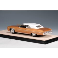 1:43 Масштабная модель CHEVROLET Caprice Convertible (закрытый) 1973 Medium Orange Metallic