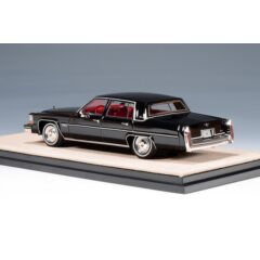 1:43 Масштабная модель CADILLAC Sedan Deville 1983 Black