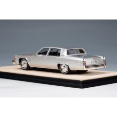 1:43 Масштабная модель CADILLAC Sedan Deville 1983 Silver Metallic