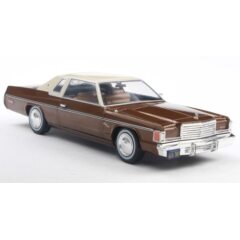 1:24 Масштабная модель DODGE Royal Monaco Coupe 1977 Brown/Beige