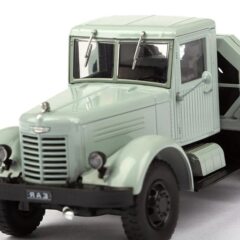 1:43 Автолегенды СССР Грузовики №50 - ЯАЗ-210Д седельный тягач