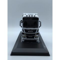 1:43 Масштабная модель седельный тягач MAN TGX XXL 18.510 EvoLion 2020 White/Black