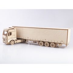 1:35 Сборная модель КАМАЗ-54901 с полуприцепом НЕФАЗ-93341