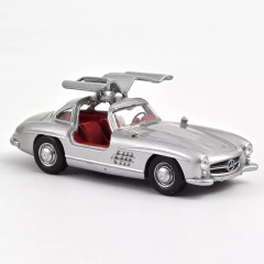 1:43 Масштабная модель MERCEDES-BENZ 300SL (W198) 1954 Silver