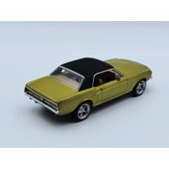 1:43 Масштабная модель FORD Mustang Coupe 1968 Gold