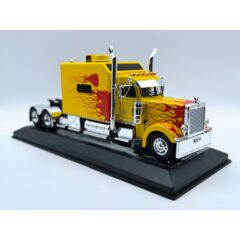 1:43 Масштабная модель седельный тягач PETERBILT 379 Custom 2002 Yellow/Decorated