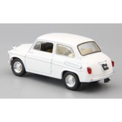 1:43 Масштабная модель ЗАЗ 965Э Ялта, белый