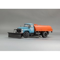 1:43 Масштабная модель Автомобиль Поливомоечный «ПМ-130Б» - 1973 г. Москва