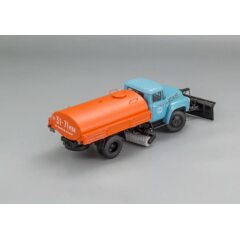 1:43 Масштабная модель Автомобиль Поливомоечный «ПМ-130Б» - 1973 г. Москва