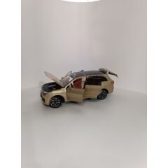 1:24 Масштабная модель Lixiang L9, золотой