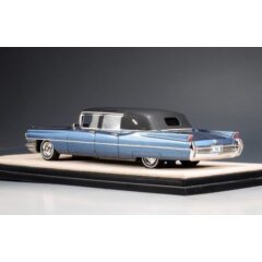 1:43 Масштабная модель CADILLAC Fleetwood Formal Limousine Landau Top 1965 Tahoe Blue Metallic