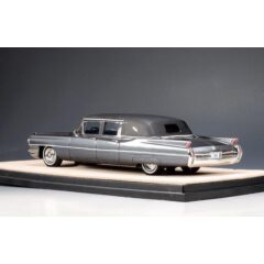 1:43 Масштабная модель CADILLAC Fleetwood Formal Limousine Landau Top 1965 Ascot Gray Metallic