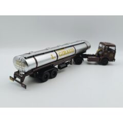 1:43 Масштабная модель MERCEDES-BENZ LPS 1932 Semi Citerne 1970, dark red / silver