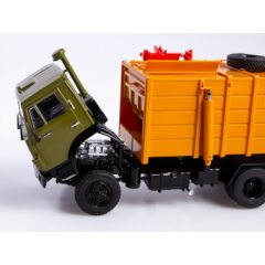 1:43 Масштабная модель Мусоровоз КО-415А (53213)