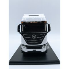 1:43 Масштабная модель седельный тягач IVECO Nikola Tre BEV 2022 White