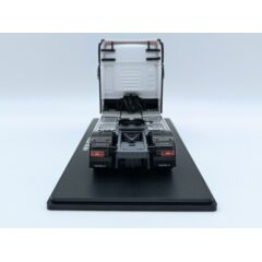 1:43 Масштабная модель седельный тягач IVECO Nikola Tre BEV 2022 White