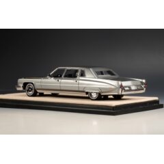 1:43 Масштабная модель CADILLAC Fleetwood 75 Limousine 1973 Park Avenue Gray Poly