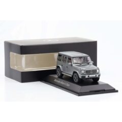 1:43 Масштабная модель MERCEDES-BENZ G-Klasse G 500 AMG Line (W465) 2024 Platinum Magno