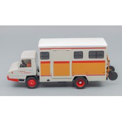 1:43 Масштабная модель BERLIET Stradair 50 Horse transporter, lightgrey red