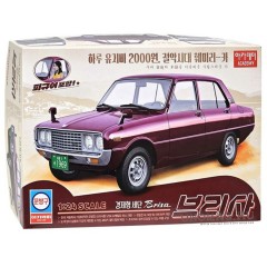 1:24 Сборная модель Автомобили и мотоциклы  Brisa MCP w/Girl Driver Figure