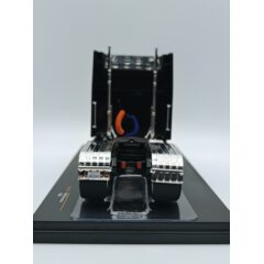 1:43 Масштабная модель седельный тягач FORD Aeromax 1990 Black/Silver