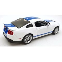 1:18 Масштабная модель FORD Mustang Shelby GT500 2011 Performance White with Grabber Blue Stripes