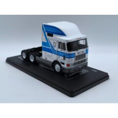 1:43 Масштабная модель седельный тягач INTERNATIONAL Eagle Cabover 1995 White/Blue