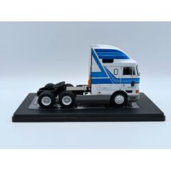 1:43 Масштабная модель седельный тягач INTERNATIONAL Eagle Cabover 1995 White/Blue