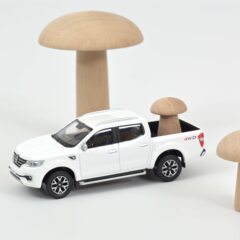 1:43 Масштабная модель RENAULT Alaskan пикап 4x4 2017 White